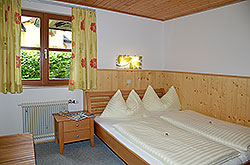 Schlafzimmer Appartement Bodenberg bodenberg schlafzimmer small